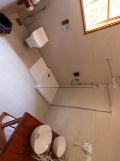 Arusha farm house bathroom