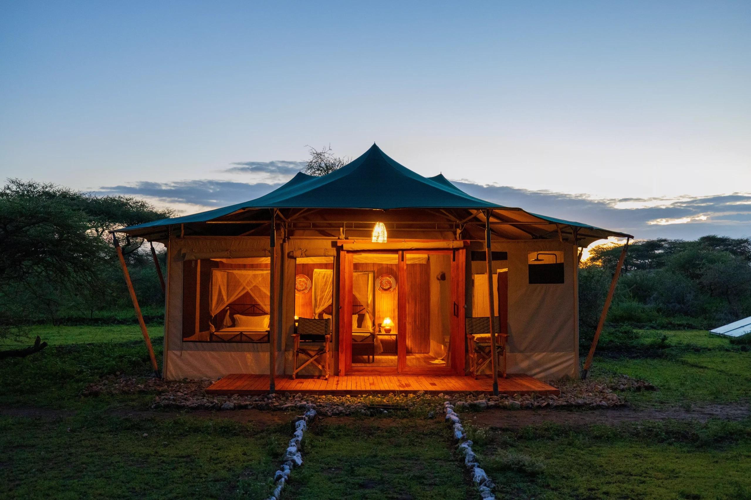 exterior serengeti safari haven
