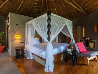 suricata boma lodge room with double bed